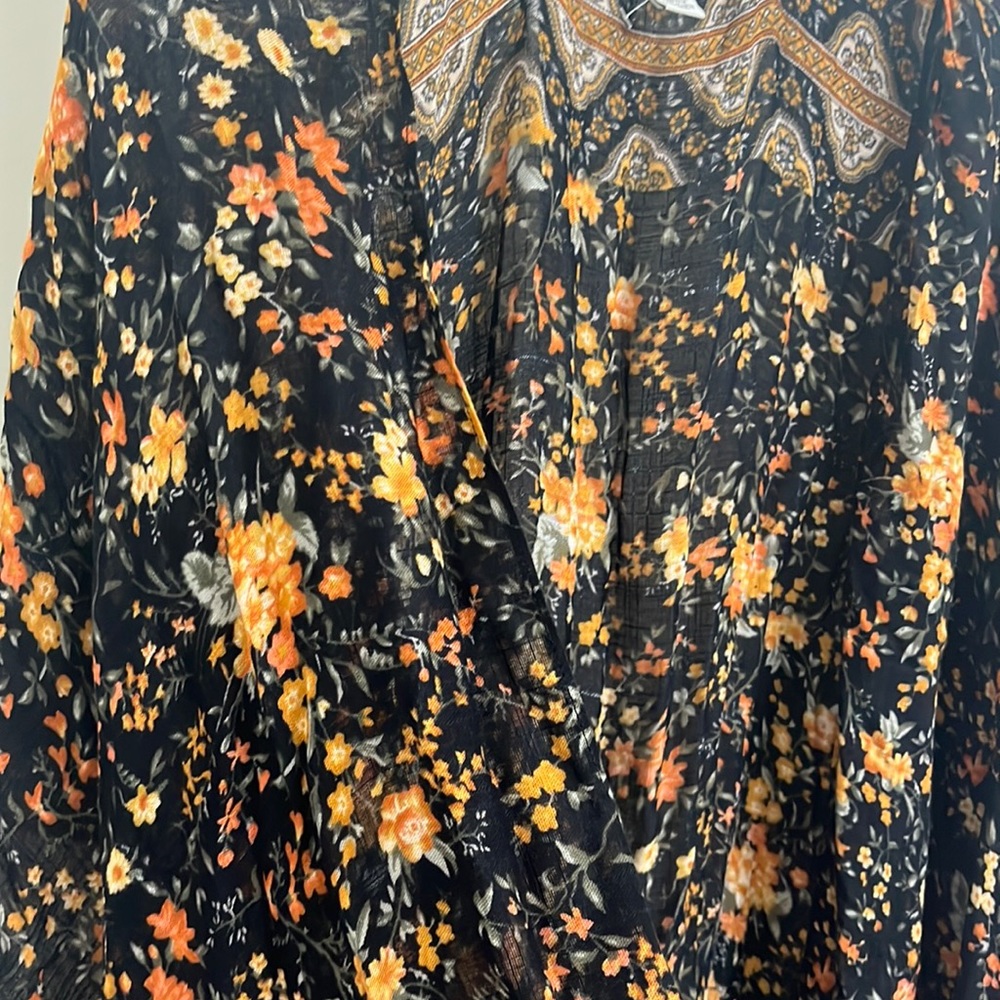 American Eagle floral kimono